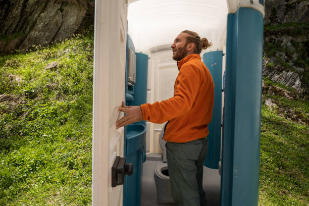 Portable Toilet Options We Offer in Laton, CA